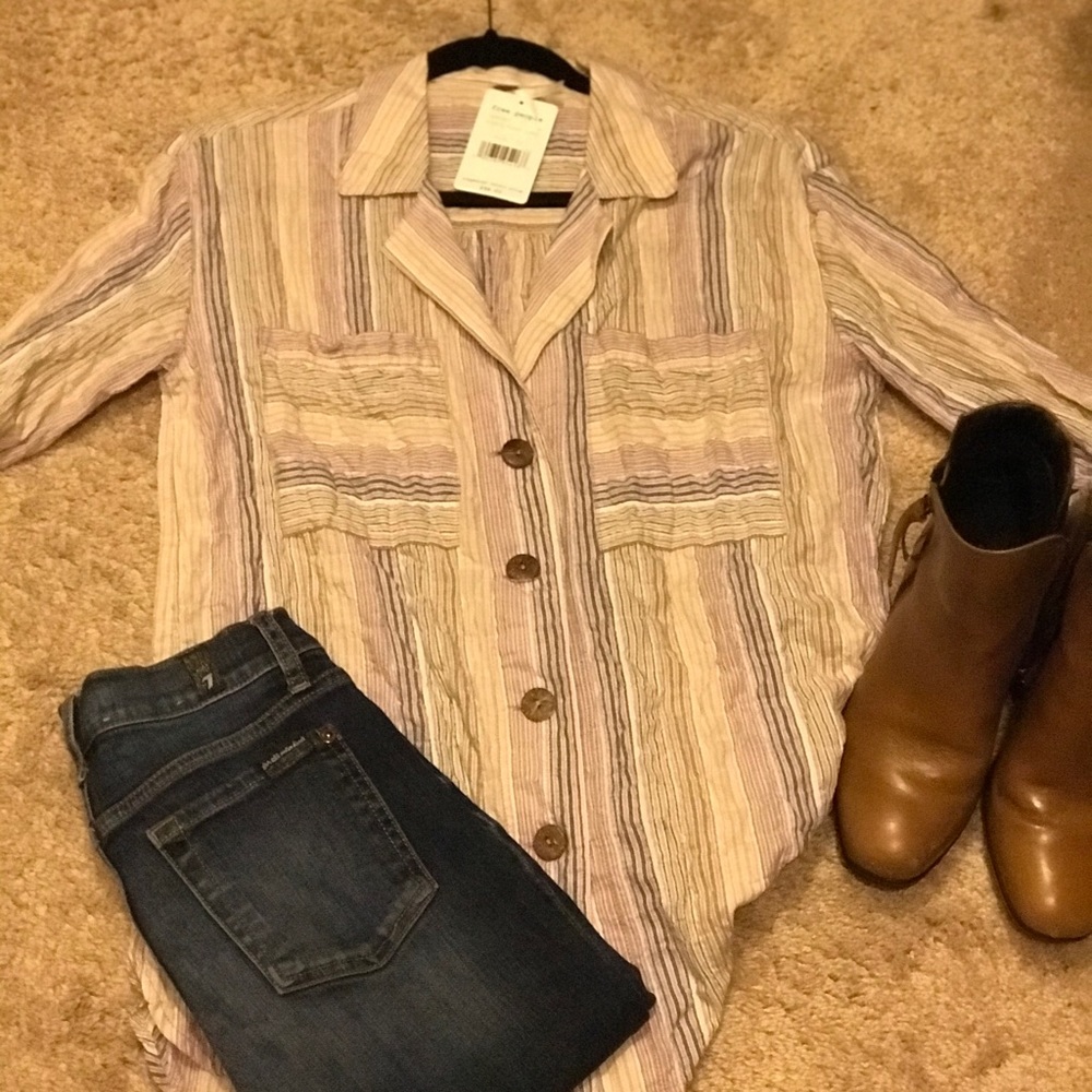 Free People button top